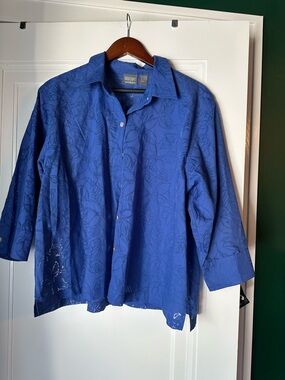 Chico's Blue Lightweight Button-Up Shirt with sheer Leaf Motif